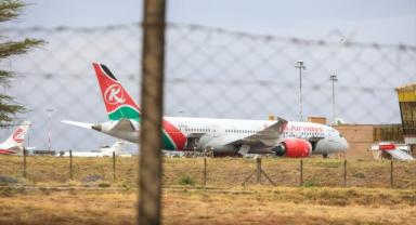 Kenya’da grev nedeniyle havalimanında uzun kuyruklar oluştu