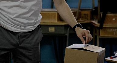 Kosta Rika'daki devlet başkanı seçiminde iktidarın adayı Fernandez önde gidiyor