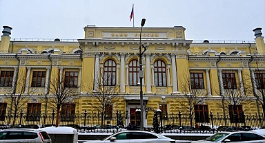 Rusya Merkez Bankası politika faizini 50 baz puan düşürdü