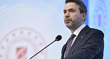 Bakan Bayraktar, Türkiye'nin yenilenebilir enerjide sessiz bir devrim gerçekleştirdiğini bildirdi