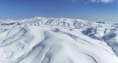 Bayburt'un yüksek kesimlerinde kar kalınlığı 2 metreyi aştı