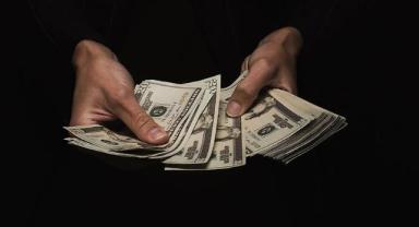 Dolar endeksi yaklaşık 4 ay sonra 100 barajını aştı
