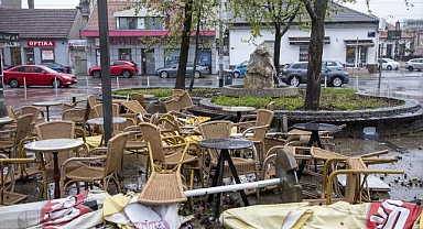 Hırvatistan'ın başkenti Zagreb'de şiddetli fırtına nedeniyle okullar tatil edildi