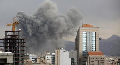 İran'ın başkenti Tahran'da çok sayıda patlama meydana geldi