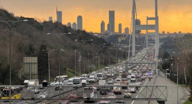 İstanbul'da akşam saatlerinde trafik yoğunluğu yüzde 76'ya çıktı