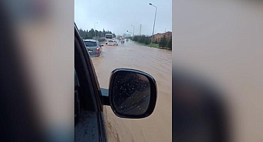 İstanbul'da devam eden sağanak hayatı olumsuz etkiliyor