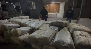 İzmir'de 1 ton 346 kilogram uyuşturucu ele geçirildi