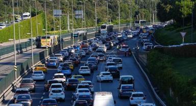 Karayollarında Son Durum: Trafik Yoğunluğu ve Yol Çalışmaları Sürücüleri Zorluyor