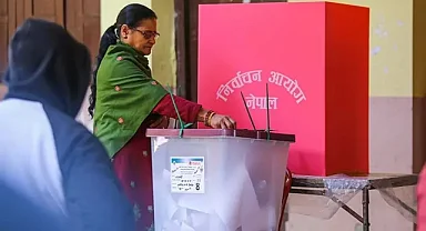 Nepal, genel seçimler için sandık başına gitti