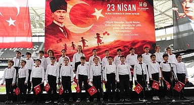 23 Nisan Ulusal Egemenlik ve Çocuk Bayramı, Tüpraş Stadı'nda kutlandı
