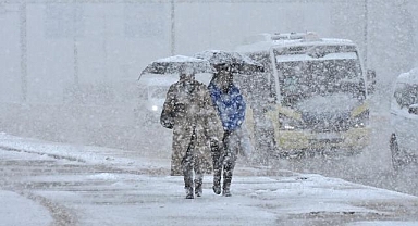 Ardahan'da kar ve tipi ulaşımda aksamalara neden oldu