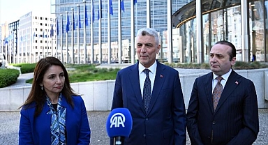 Bakan Bolat, AB Komisyonu Üyesi Wopke Hoekstra ile görüştü: