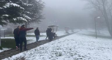 Bolu'nun yüksek kesimlerine kar yağdı