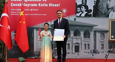Çin'de 23 Nisan Ulusal Egemenlik ve Çocuk Bayramı kutlandı