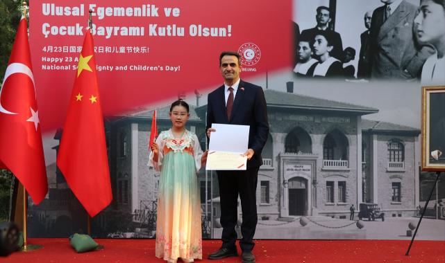 Çin'de 23 Nisan Ulusal Egemenlik ve Çocuk Bayramı kutlandı