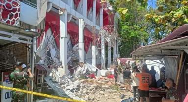 Endonezya açıklarında 7,4 büyüklüğünde deprem meydana geldi