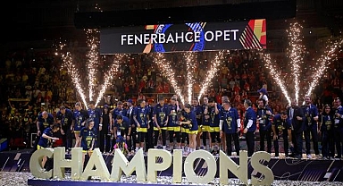 Fenerbahçe Opet Kadın Basketbol Takımı, 3. kez Avrupa'nın zirvesinde