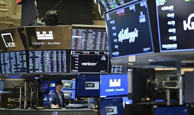 Küresel Piyasalarda “Abluka Şoku”: Petrol Fırladı, Borsalar Düşüşte!