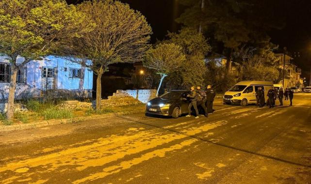 Uşak'ta polis ekibine silahlı saldırı