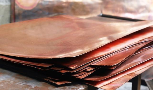 Zayıf Dolar ve Diplomasi Umudu Bakırı Uçurdu: 6 Haftanın Zirvesi Görüldü