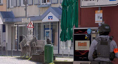 Almanya'da bir banka şubesinin çalışanları rehin alındı