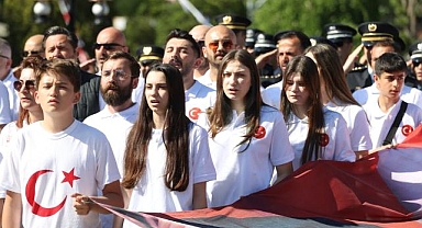 İstanbul'da 19 Mayıs Atatürk'ü Anma, Gençlik ve Spor Bayramı kutlanıyor