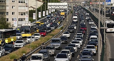 Ankara'da trafik yoğunluğu yaşanıyor 