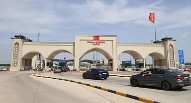 Avrupa'ya açılan bazı gümrük kapılarında Kurban Bayramı'nda araç ve yolcu giriş rekoru kırıldı