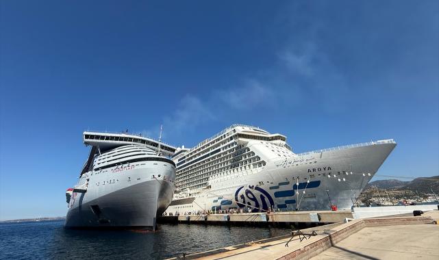 Bodrum'a iki kruvaziyerle 4 bin 625 turist geldi