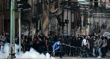 Bolivya'da hükümet karşıtı protestolar devam ederken iki bakan görevlerinden istifa etti