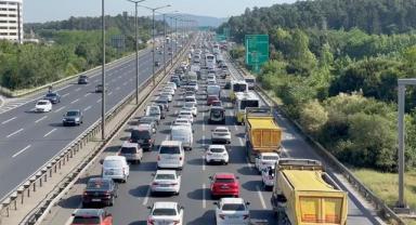 İstanbul'da haftanın ilk iş gününde trafik yoğunluğu yaşanıyor