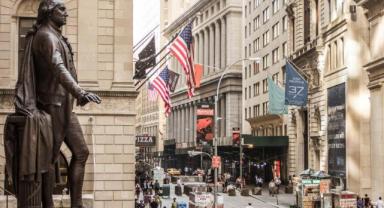 New York Borsası Karışık Açıldı: Teknoloji Hisseleri Sert Düştü, Dow Jones Yükseldi