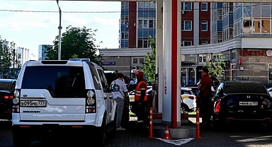 Rusya'da Yakıt Tedbirleri Genişledi: İrkutsk'ta Akaryakıt Satışına Kısıtlama