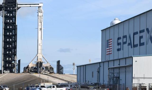 SpaceX, hisse başına 135 dolardan halka arz planlıyor