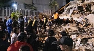 Venezuela 39 Saniyede İki Kez Sallandı: 7.2 ve 7.5'lik Çifte Deprem Sonrası OHAL İlan Edildi