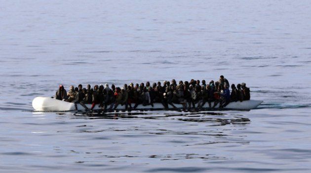 Akdeniz'de 400 göçmen kurtarıldı