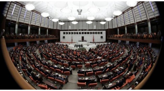 "Anayasa değişiklik uyum paketi" komisyondan geçti