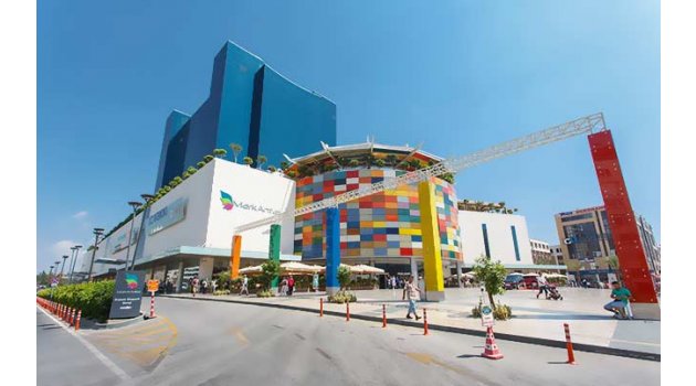 Antalya'daki dev AVM satışa çıktı
