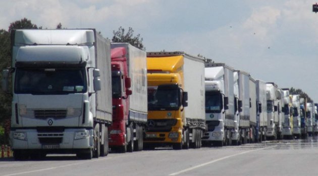 Avrupa'ya açılan sınır kapılarında TIR kuyruğu
