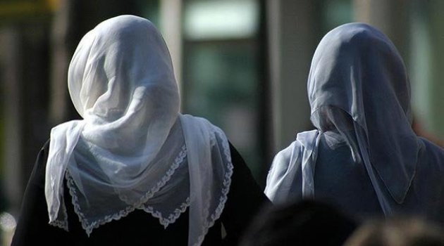 Avusturya'dan flaş başörtü açıklaması: Hükümet olarak...