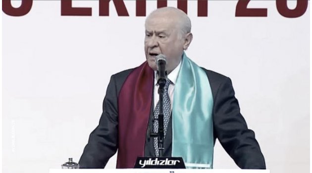 Bahçeli çark etti