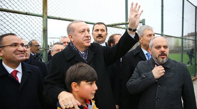 Cumhurbaşkanı Erdoğan'ı taşıyan helikopter sis nedeniyle Zile’ye iniş yaptı