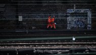 Fransa'da grev Başbakan'ın ziyaretini erteletti