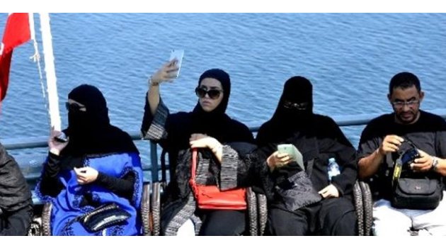 'HELAL TURİZM KAVRAMI AYRIMCILIĞA NEDEN OLUR, SEKTÖRE ZARAR VERİR'