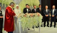İlk resmi nikahını kıydı!