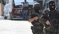 İş adamının aracından terör örgütünün paçavrası çıktı