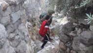 İsrail askerleri 12 yaşındaki Filistinli çocuğu gözaltına aldı