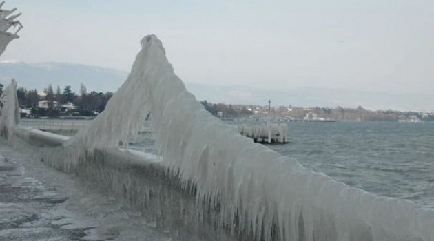 İsviçre'de her şey dondu! Hava eksi 27 derece olacak