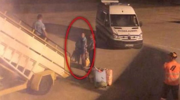Kötü kokan yolcu yüzünden uçak acil iniş yaptı