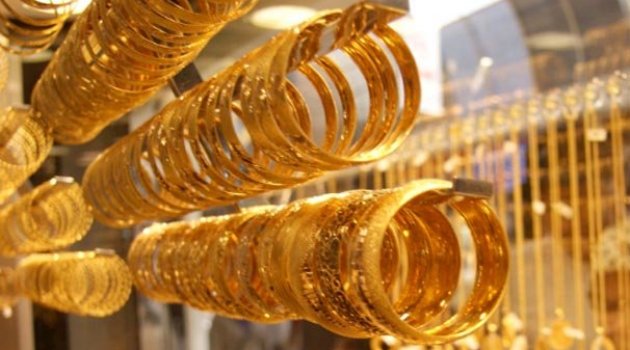 Kuyumcuları sahte altınla dolandırdılar
